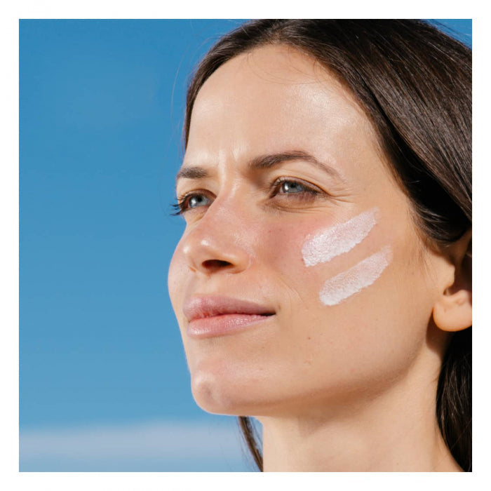 Isdin FotoUltra 100 Active Unify Fluido Sem Cor FPS 99 50ml - Image 3